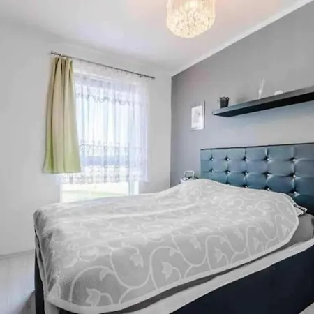 Golden Walowa 25c M22 Apartment *